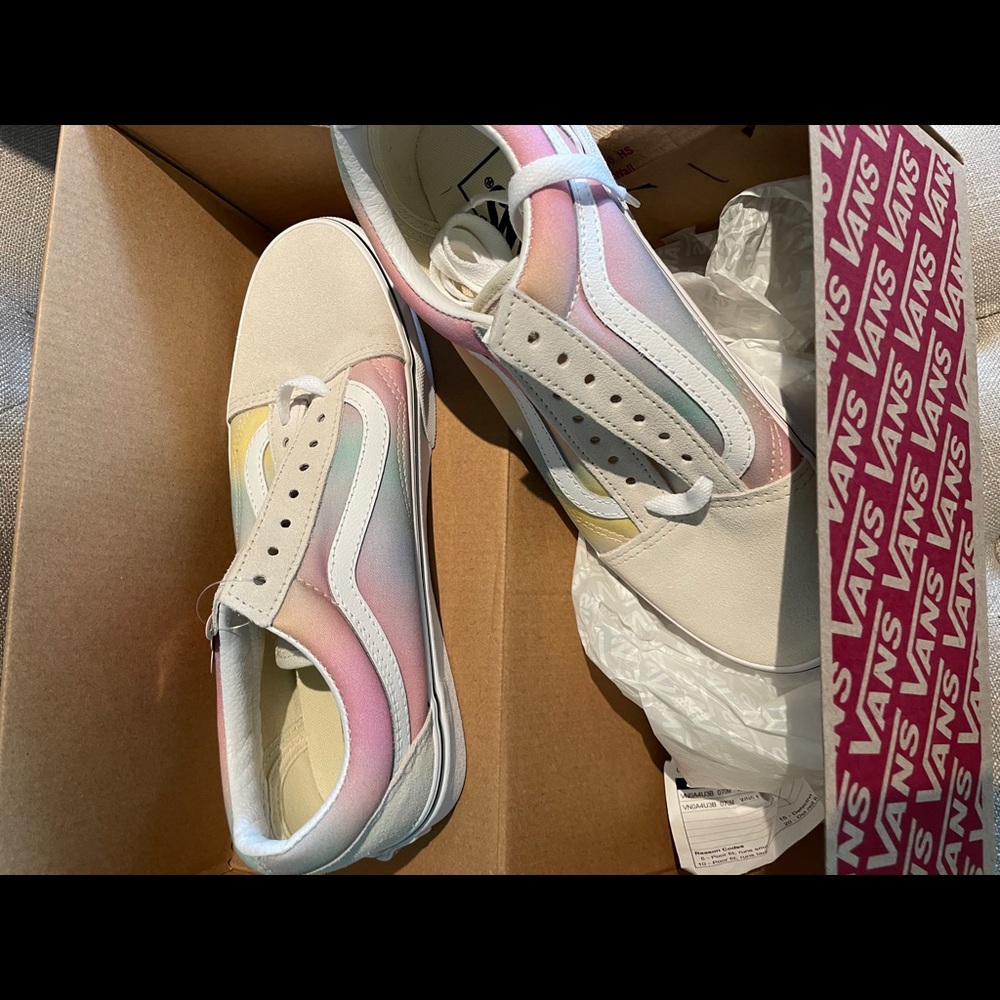 NWT Vans women’s tie dye shoe - Picture 2 of 5